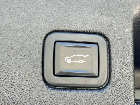 Used 2024 Chevrolet Equinox LT FWD image 14