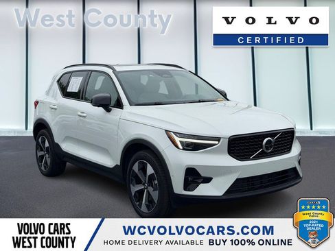 Certified 2026 Volvo XC40 B5 Plus AWD/4WD image 1