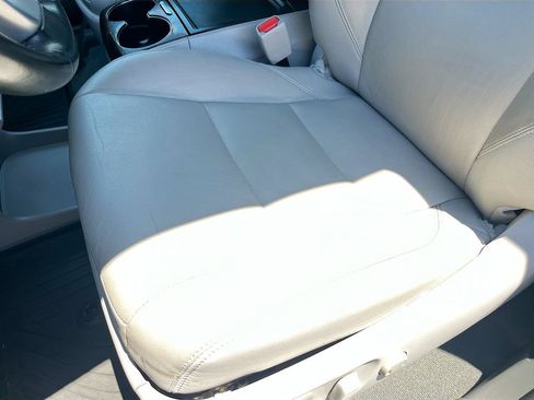Used 2020 Toyota Sienna XLE FWD image 18
