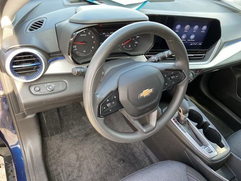 Used 2024 Chevrolet Trax LS w/ LS Convenience Package image 34