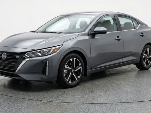 Used 2025 Nissan Sentra SV image 3