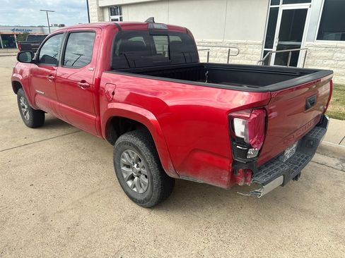 Used 2019 Toyota Tacoma SR5 image 5