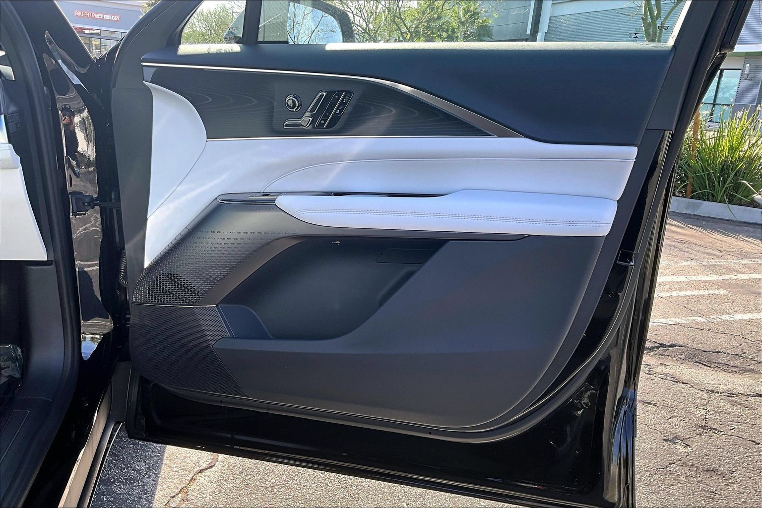 New 2026 Cadillac Lyriq Luxury w/ LPO, Floor Liner Package AWD/4WD image 32
