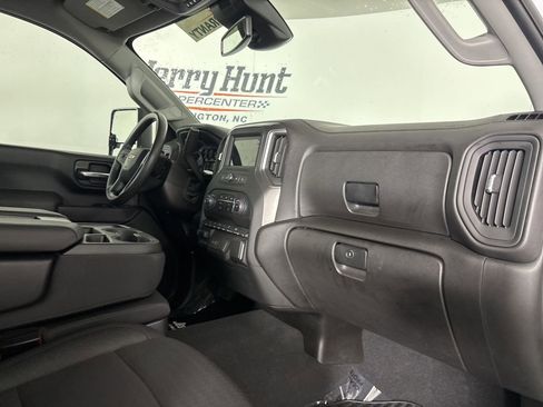 Used 2025 Chevrolet Silverado 2500 Custom w/ Custom Value Package image 28