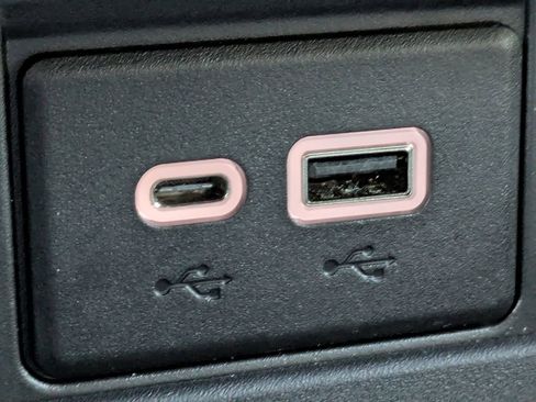 Certified 2023 Chevrolet Tahoe Z71 w/ Luxury Package image 26