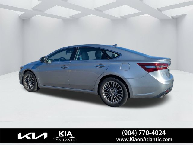 Used 2016 Toyota Avalon Limited w/ Toyota Safety Sense Package FWD image 5