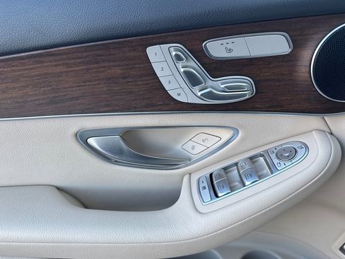 Certified 2022 Mercedes-Benz GLC 300 w/ Premium Package Lite image 11