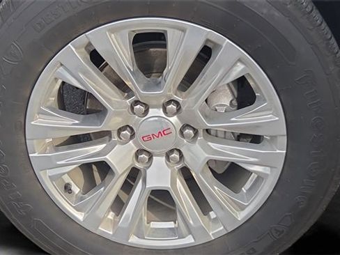 Used 2024 GMC Yukon XL Denali image 37