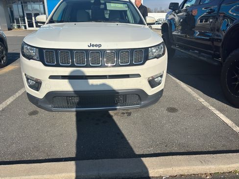 Used 2020 Jeep Compass Limited image 3