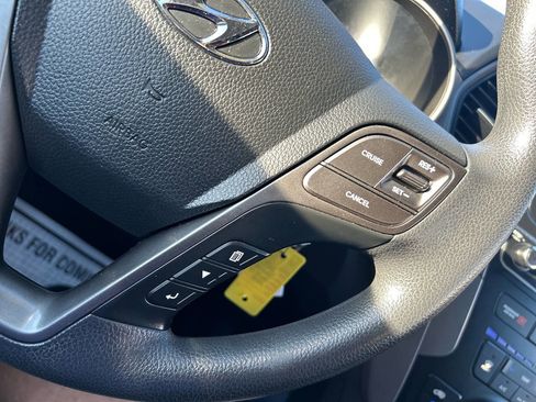 Used 2017 Hyundai Santa Fe Sport image 23