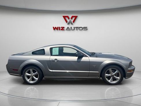 Used 2009 Ford Mustang GT Premium RWD image 6