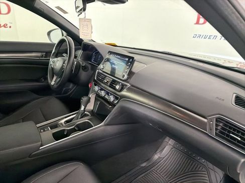 Used 2019 Honda Accord Sport image 17