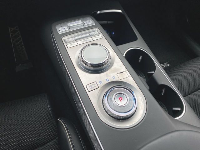 Used 2025 Genesis GV70 3.5T Sport AWD/4WD image 16