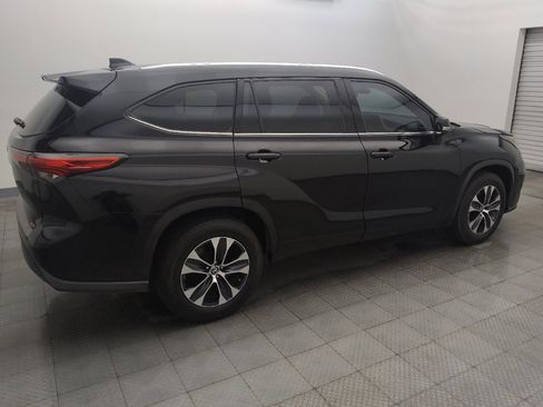 Used 2021 Toyota Highlander XLE FWD image 10