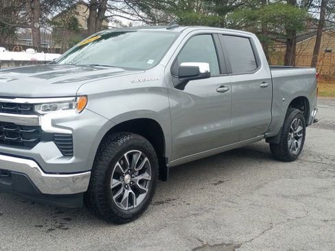 Used 2024 Chevrolet Silverado 1500 LT image 3