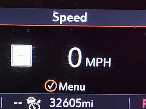 Used 2022 Chevrolet Traverse RS image 11