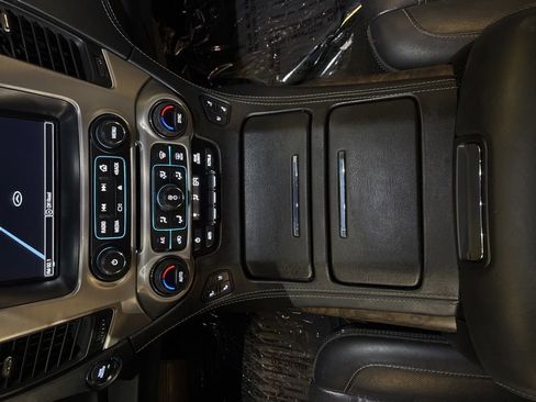 Used 2018 GMC Yukon Denali AWD/4WD image 38