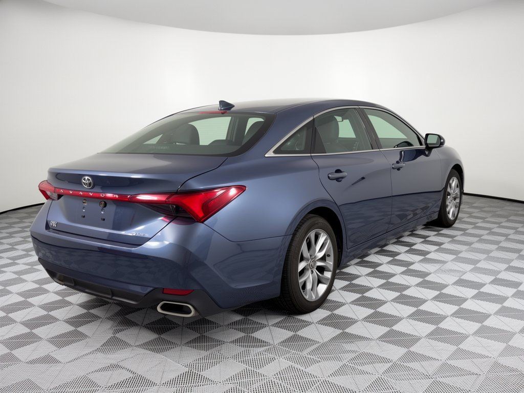 Used 2022 Toyota Avalon XLE FWD image 9