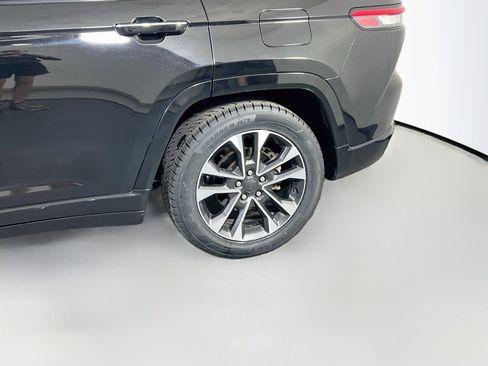 Used 2023 Jeep Grand Cherokee Overland w/ Adv Protech Group III AWD/4WD image 31