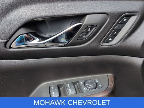 Used 2023 GMC Acadia Denali w/ Denali Ultimate Package AWD/4WD image 25