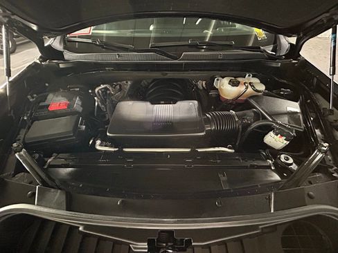 Used 2025 Chevrolet Suburban LT image 33