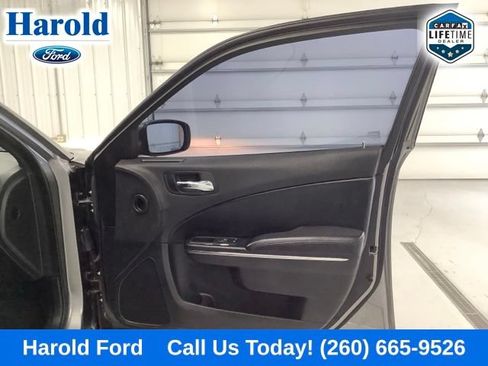 Used 2012 Dodge Charger SE RWD image 11