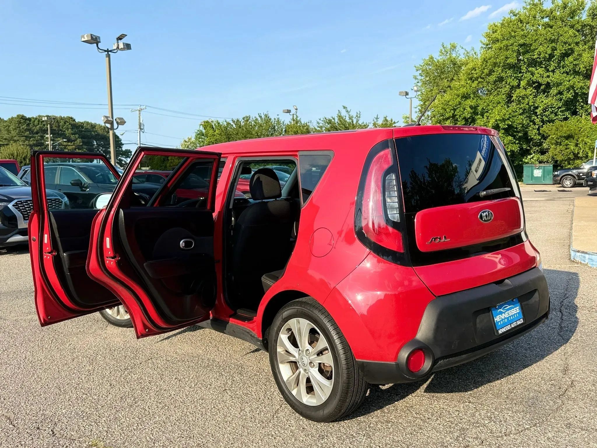 Used 2015 Kia Soul + FWD image 17