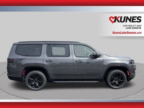 Used 2024 Jeep Wagoneer Series II AWD/4WD image 3