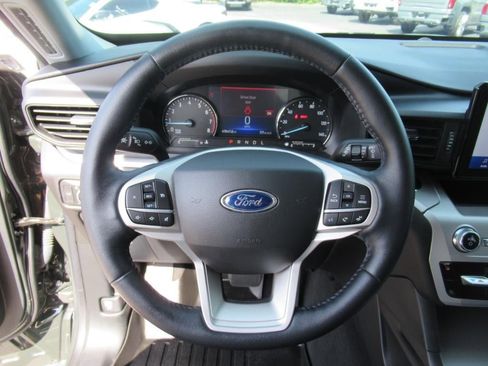 Used 2022 Ford Explorer XLT w/ Class IV Trailer Tow Package image 18