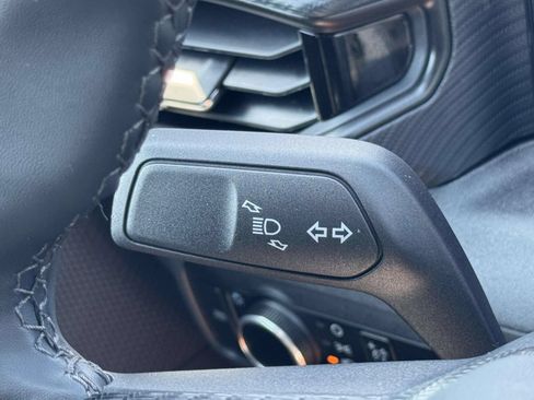 Used 2025 Ford Mustang Coupe RWD image 9