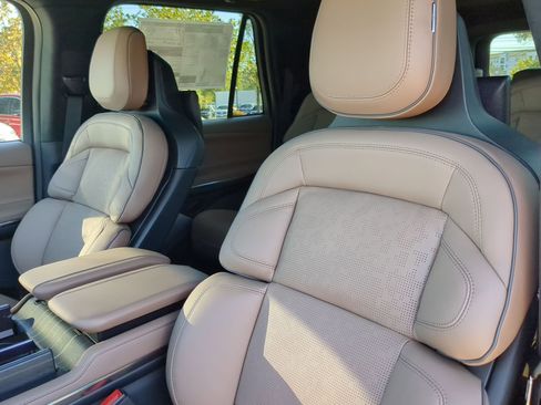 New 2025 Lincoln Navigator L Black Label image 10