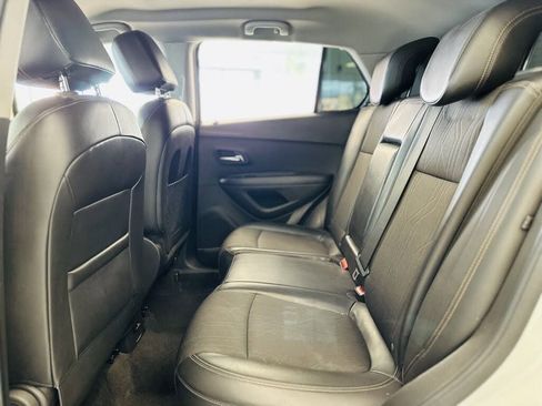 Used 2019 Chevrolet Trax LT w/ LT Convenience Package image 19