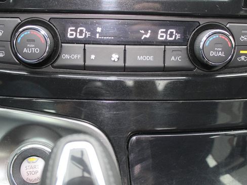 Used 2016 Nissan Maxima SR image 13