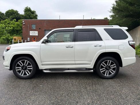 Used 2022 Toyota 4Runner Limited AWD/4WD image 3