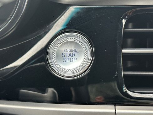 Used 2025 Genesis G70 3.3T Advanced image 23