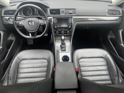 Used 2017 Volkswagen Passat 1.8T SEL Premium image 25