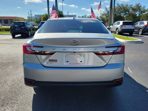 Used 2025 Toyota Camry LE image 10