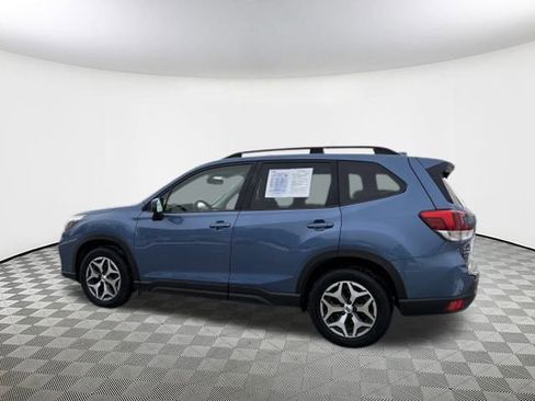 Used 2020 Subaru Forester Premium image 5