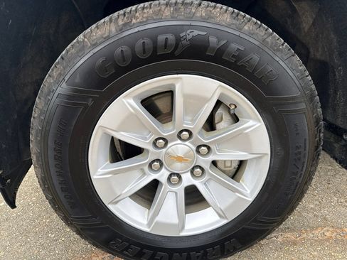 Used 2025 Chevrolet Silverado 1500 LT AWD/4WD image 11
