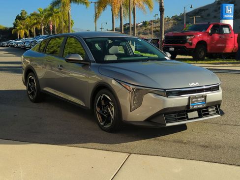 Used 2025 Kia K4 EX image 7