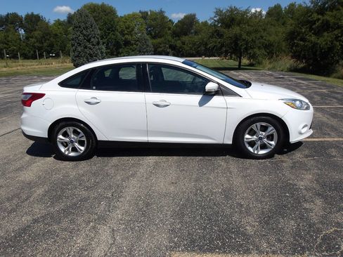 Used 2013 Ford Focus SE image 2