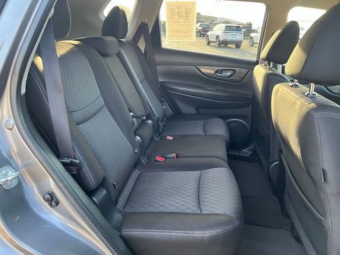 Used 2019 Nissan Rogue SV w/ Premium Package image 15