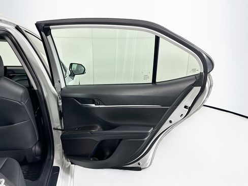 Used 2022 Toyota Camry SE image 27