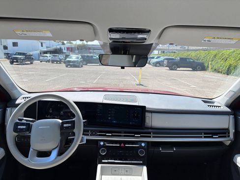 Used 2025 Hyundai Santa Fe SEL AWD/4WD image 31