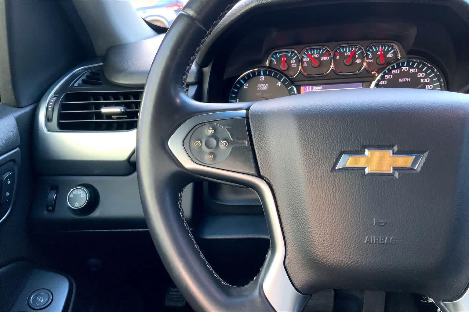 Used 2015 Chevrolet Suburban LS RWD image 23