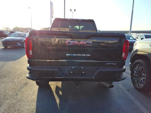 Used 2022 GMC Sierra 2500 AT4 w/ AT4 Premium Plus Package AWD/4WD image 4