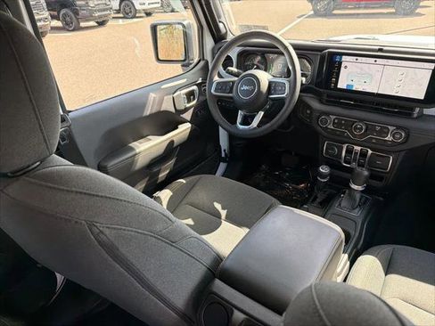 Certified 2025 Jeep Wrangler Sahara 4xe image 12
