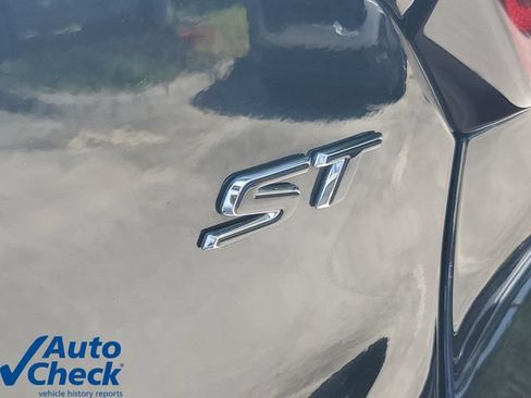 Used 2024 Buick Encore GX Sport Touring w/ Advanced Technology Package FWD image 9