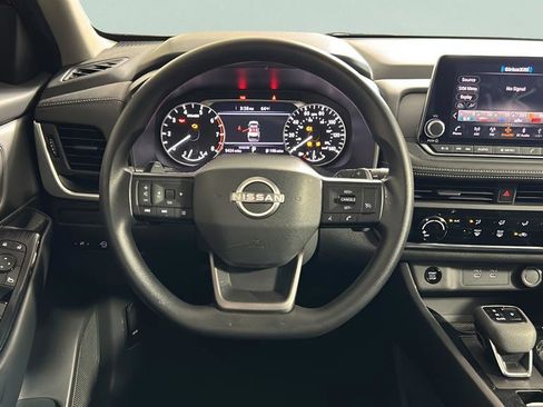 Certified 2025 Nissan Rogue S FWD image 19