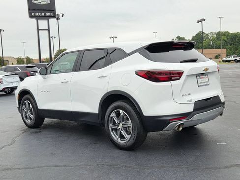 Used 2025 Chevrolet Blazer LT FWD image 3